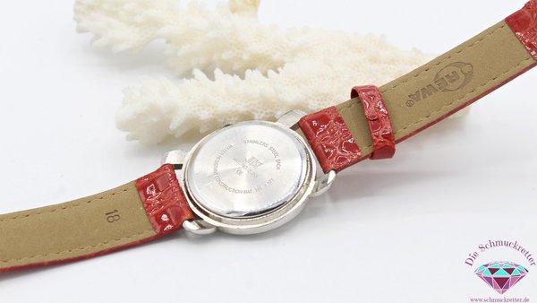 Armbanduhr mit rotem Kunstlederband