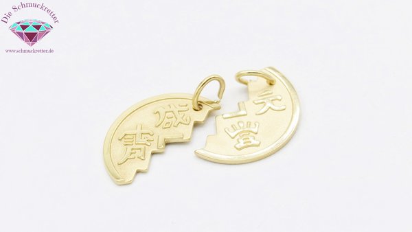 Zwei 333 Gold Partner Anhänger, alte chinesische Münze