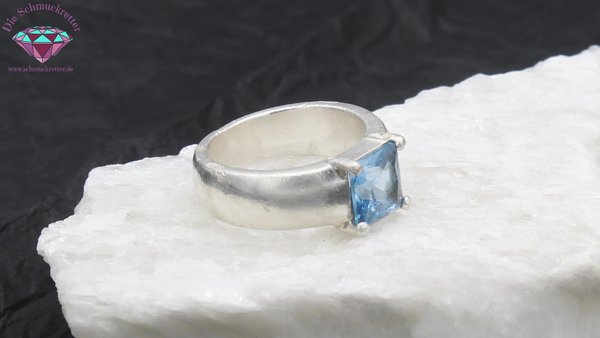 Massiver 925 Silber Ring mit blauem Spinell von Thomas Sabo, Gr. 56
