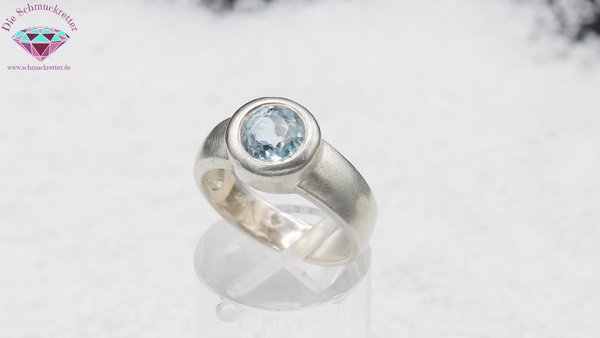 925 Silber Ring mit hellblauem Spinell, Gr. 57