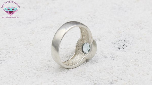 925 Silber Ring mit hellblauem Spinell, Gr. 57